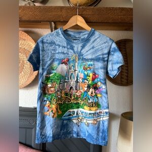 Walt Disney World Disneyland Resort Graphic blue Tie Dye T-Shirt small